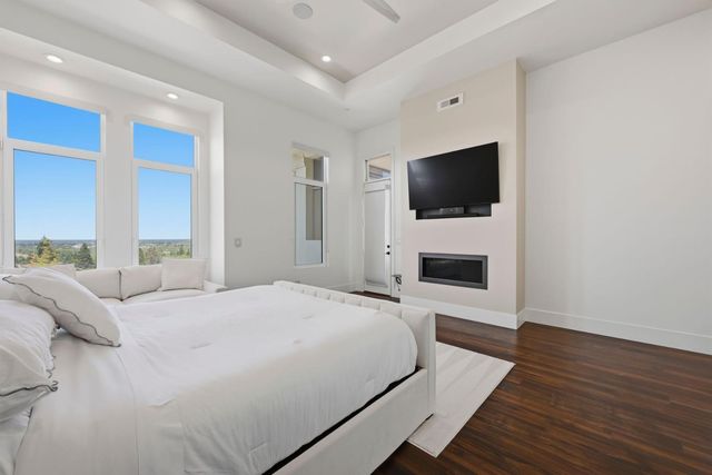 535 Serpa Way, Folsom, CA 95630