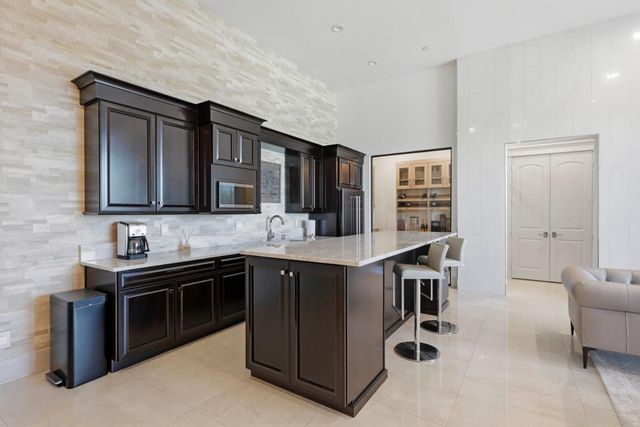 535 Serpa Way, Folsom, CA 95630