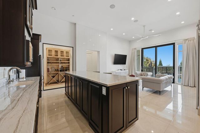 535 Serpa Way, Folsom, CA 95630