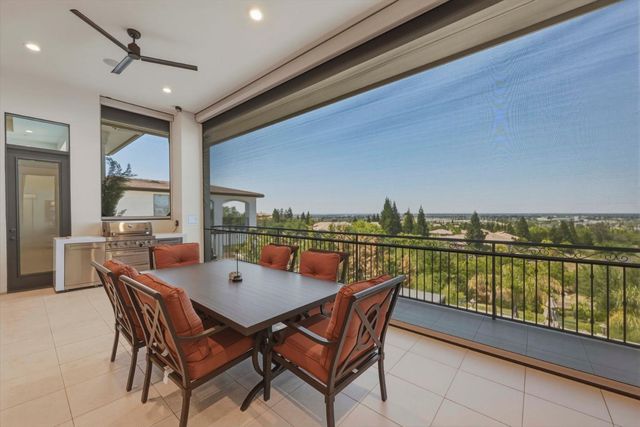 535 Serpa Way, Folsom, CA 95630