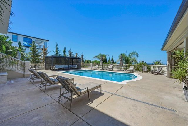 535 Serpa Way, Folsom, CA 95630