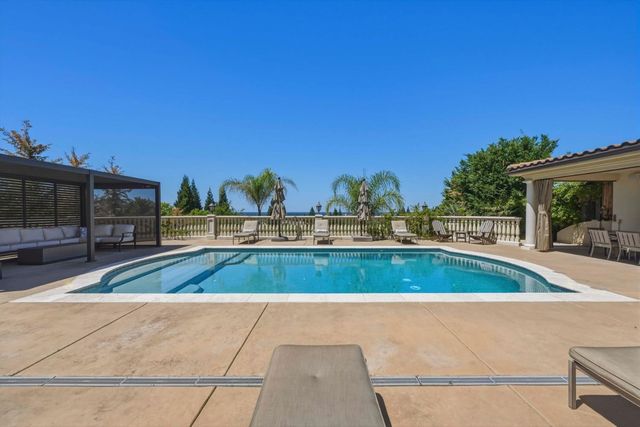 535 Serpa Way, Folsom, CA 95630