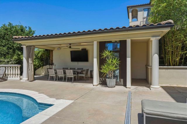 535 Serpa Way, Folsom, CA 95630