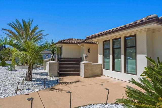 535 Serpa Way, Folsom, CA 95630