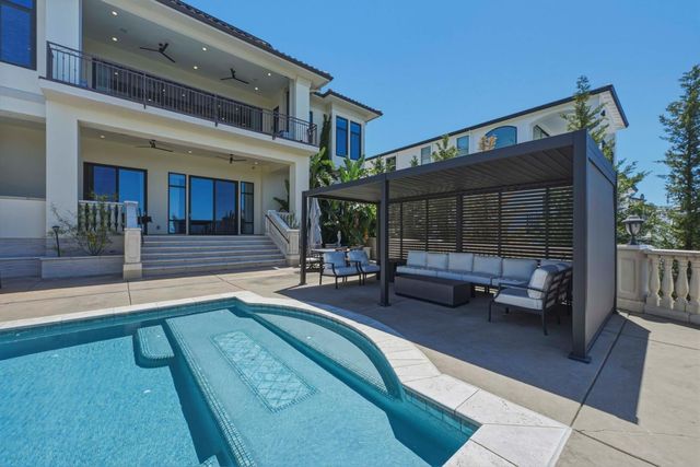 535 Serpa Way, Folsom, CA 95630