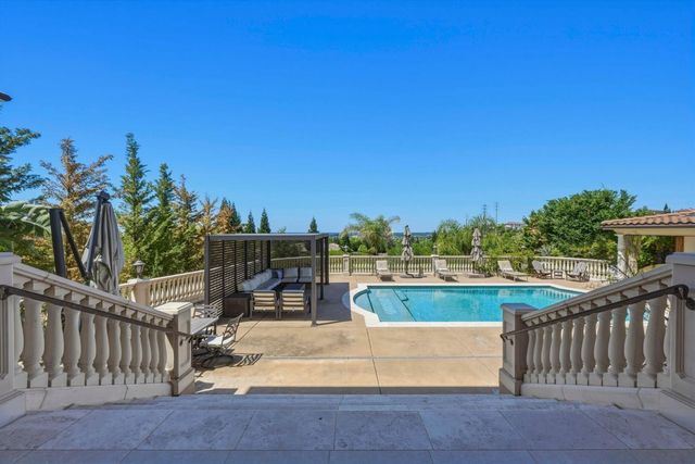 535 Serpa Way, Folsom, CA 95630