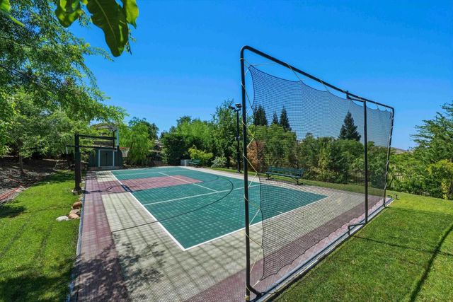 535 Serpa Way, Folsom, CA 95630