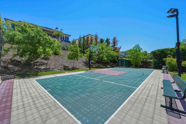 535 Serpa Way, Folsom, CA 95630