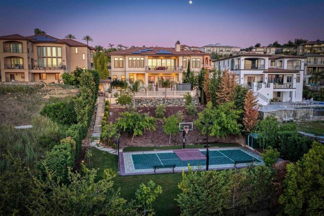 535 Serpa Way, Folsom, CA 95630