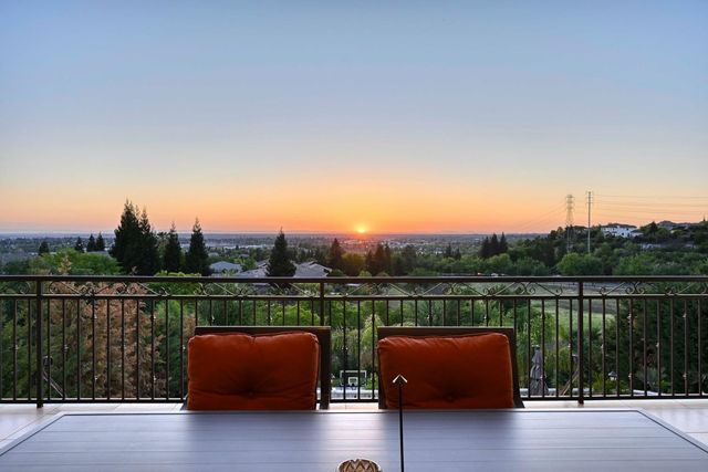 535 Serpa Way, Folsom, CA 95630