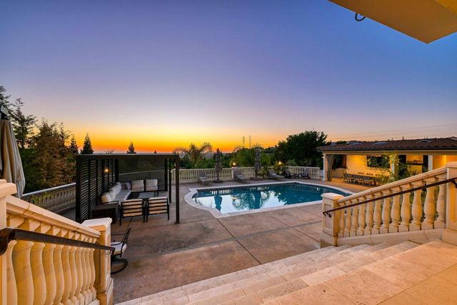 535 Serpa Way, Folsom, CA 95630