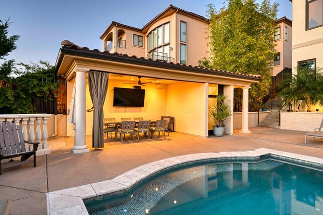 535 Serpa Way, Folsom, CA 95630