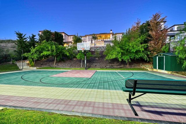 535 Serpa Way, Folsom, CA 95630