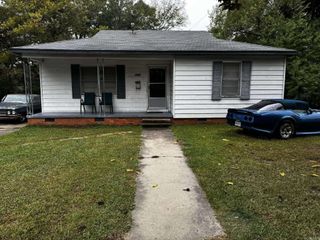 2212 S Maple Street, Pine Bluff, AR 71603