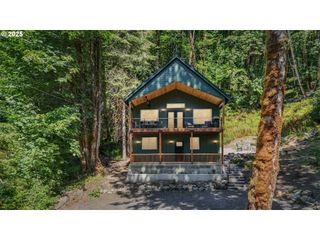 26824 E HENRY CREEK Rd, Rhododendron, OR 97049
