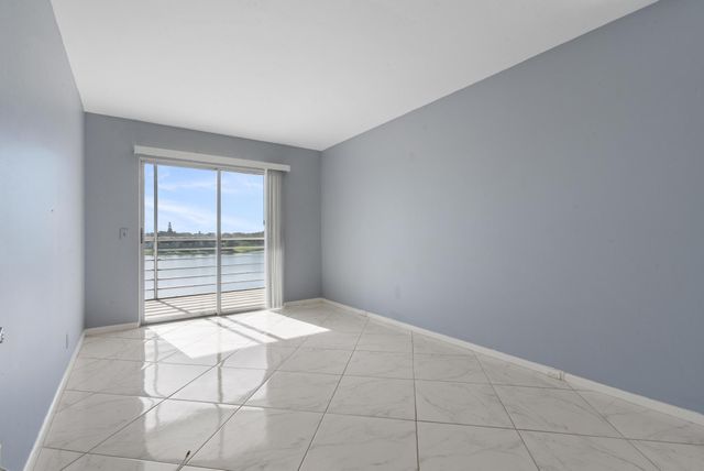 4036 Cornwall B 4036, Boca Raton, FL 33434