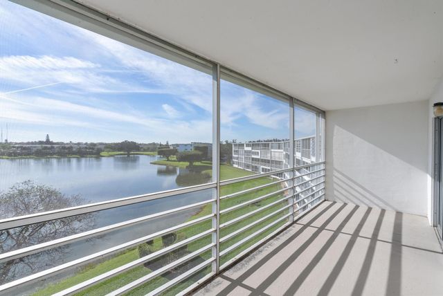 4036 Cornwall B 4036, Boca Raton, FL 33434