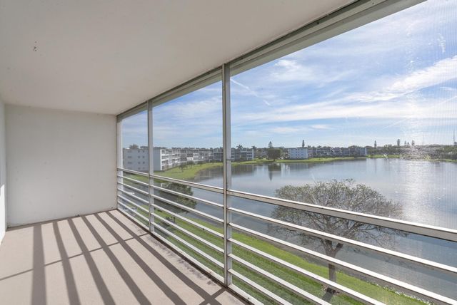 4036 Cornwall B 4036, Boca Raton, FL 33434