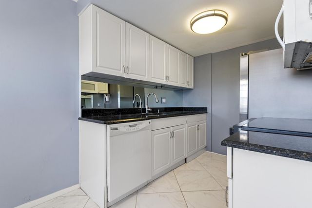 4036 Cornwall B 4036, Boca Raton, FL 33434