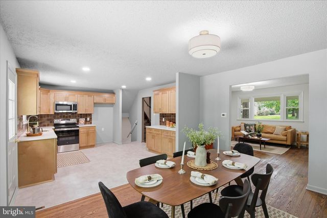 140 WOODLAND DR, Lansdale, PA 19446
