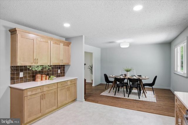140 WOODLAND DR, Lansdale, PA 19446