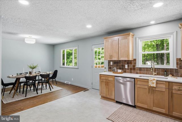 140 WOODLAND DR, Lansdale, PA 19446