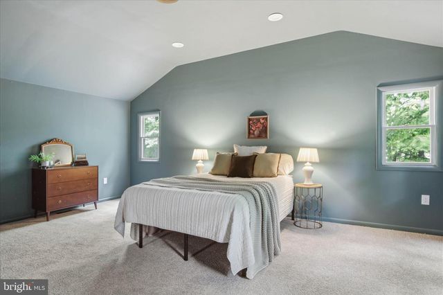 140 WOODLAND DR, Lansdale, PA 19446