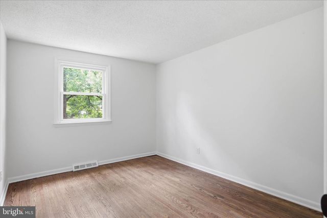 140 WOODLAND DR, Lansdale, PA 19446