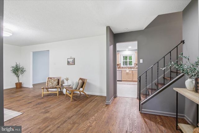 140 WOODLAND DR, Lansdale, PA 19446