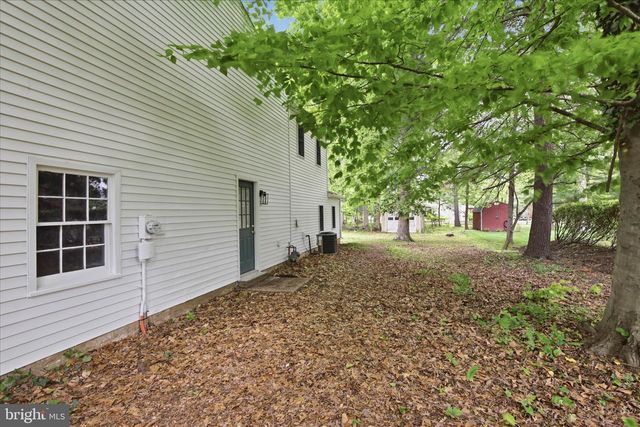 140 WOODLAND DR, Lansdale, PA 19446