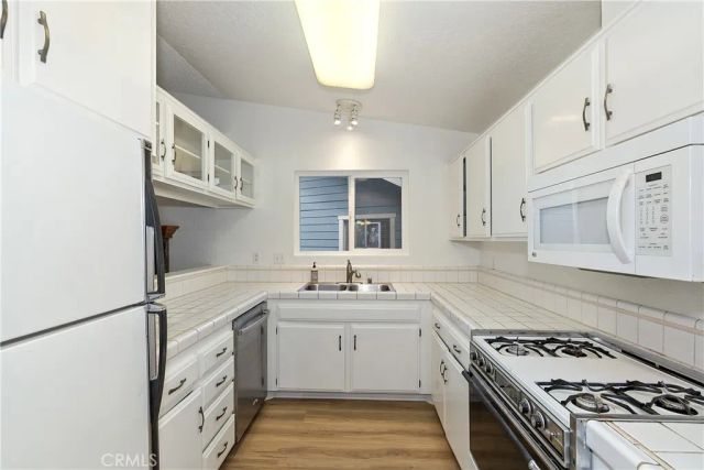 142 Rockledge Lane, Lake Arrowhead, CA 92352