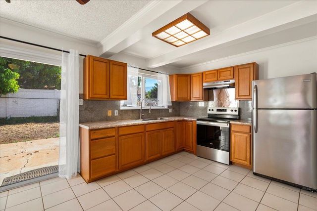 460 Kinaole Cir, Kihei, HI 96753