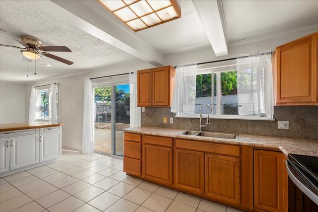460 Kinaole Cir, Kihei, HI 96753