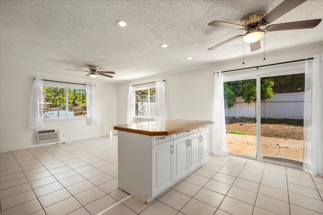 460 Kinaole Cir, Kihei, HI 96753