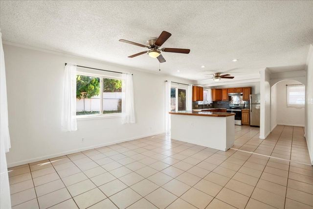 460 Kinaole Cir, Kihei, HI 96753