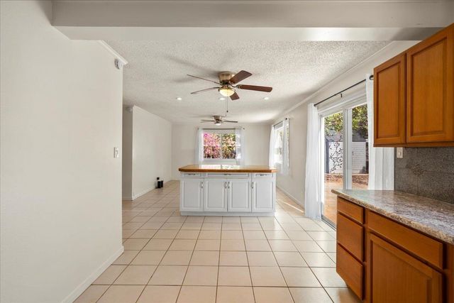 460 Kinaole Cir, Kihei, HI 96753