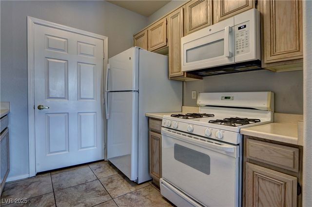 7167 South Durango Drive 105, Las Vegas, NV 89113