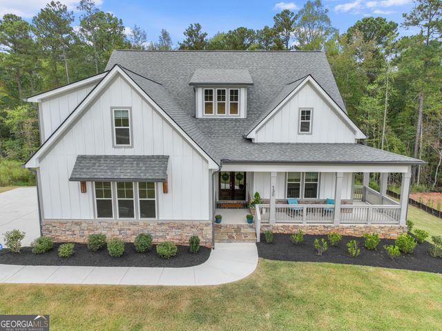 130 Lapis Lake Point, Fayetteville, GA 30215