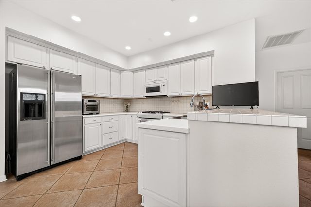 22 Winter Wheat Place, The Woodlands, TX 77381