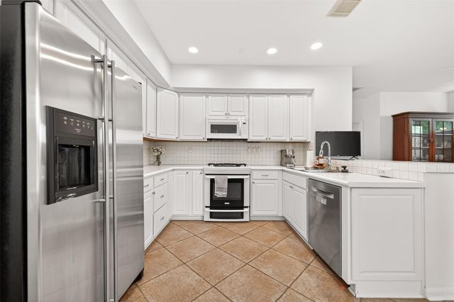 22 Winter Wheat Place, The Woodlands, TX 77381