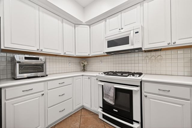 22 Winter Wheat Place, The Woodlands, TX 77381