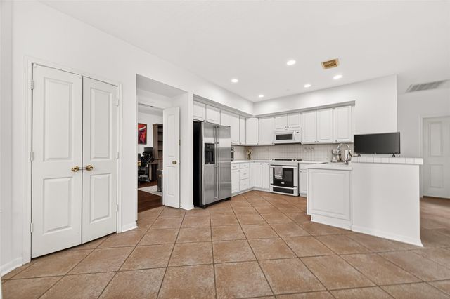 22 Winter Wheat Place, The Woodlands, TX 77381