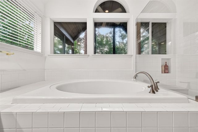 22 Winter Wheat Place, The Woodlands, TX 77381