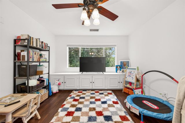 22 Winter Wheat Place, The Woodlands, TX 77381