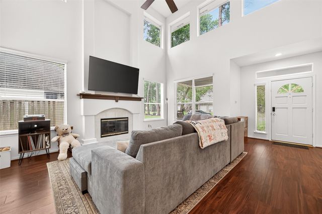 22 Winter Wheat Place, The Woodlands, TX 77381