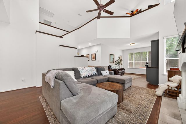 22 Winter Wheat Place, The Woodlands, TX 77381
