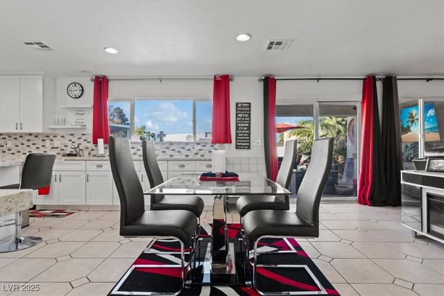 2639 Regency Cove Court, Las Vegas, NV 89121