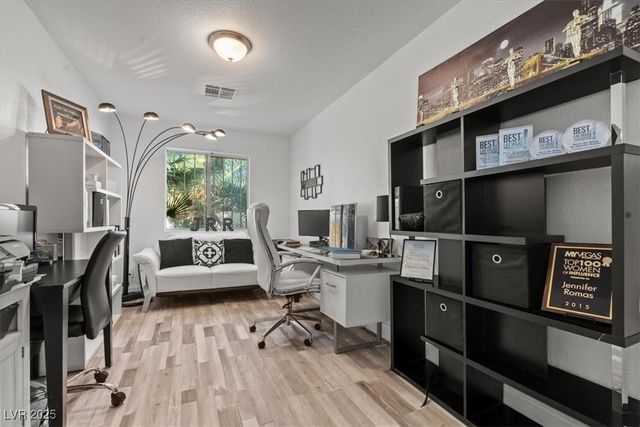 2639 Regency Cove Court, Las Vegas, NV 89121