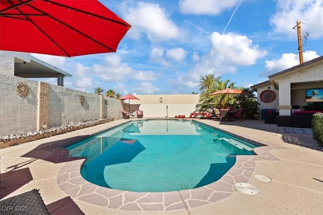 2639 Regency Cove Court, Las Vegas, NV 89121