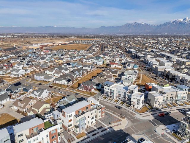 5438 W CARDINAL RD, South Jordan, UT 84009